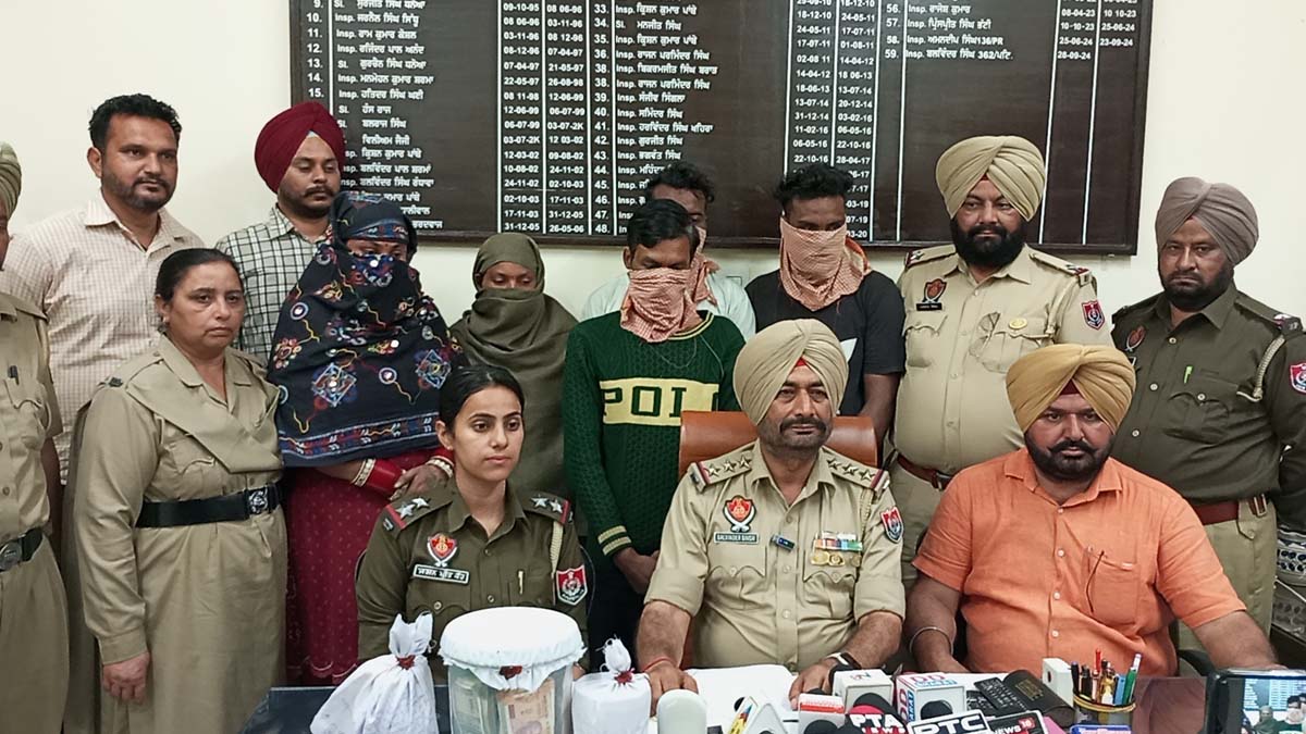 नशीले पाउडर और ड्रग मनी के साथ 2 महिलाओं समेत 5 आरोपी गिरफ्तार